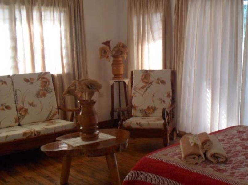 Le Port Guest House Baie Sainte Anne Bagian luar foto
